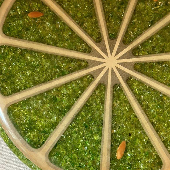 Wondermold resin and crushed glass fruit slide trivet hot plate set - Picture 11 of 14